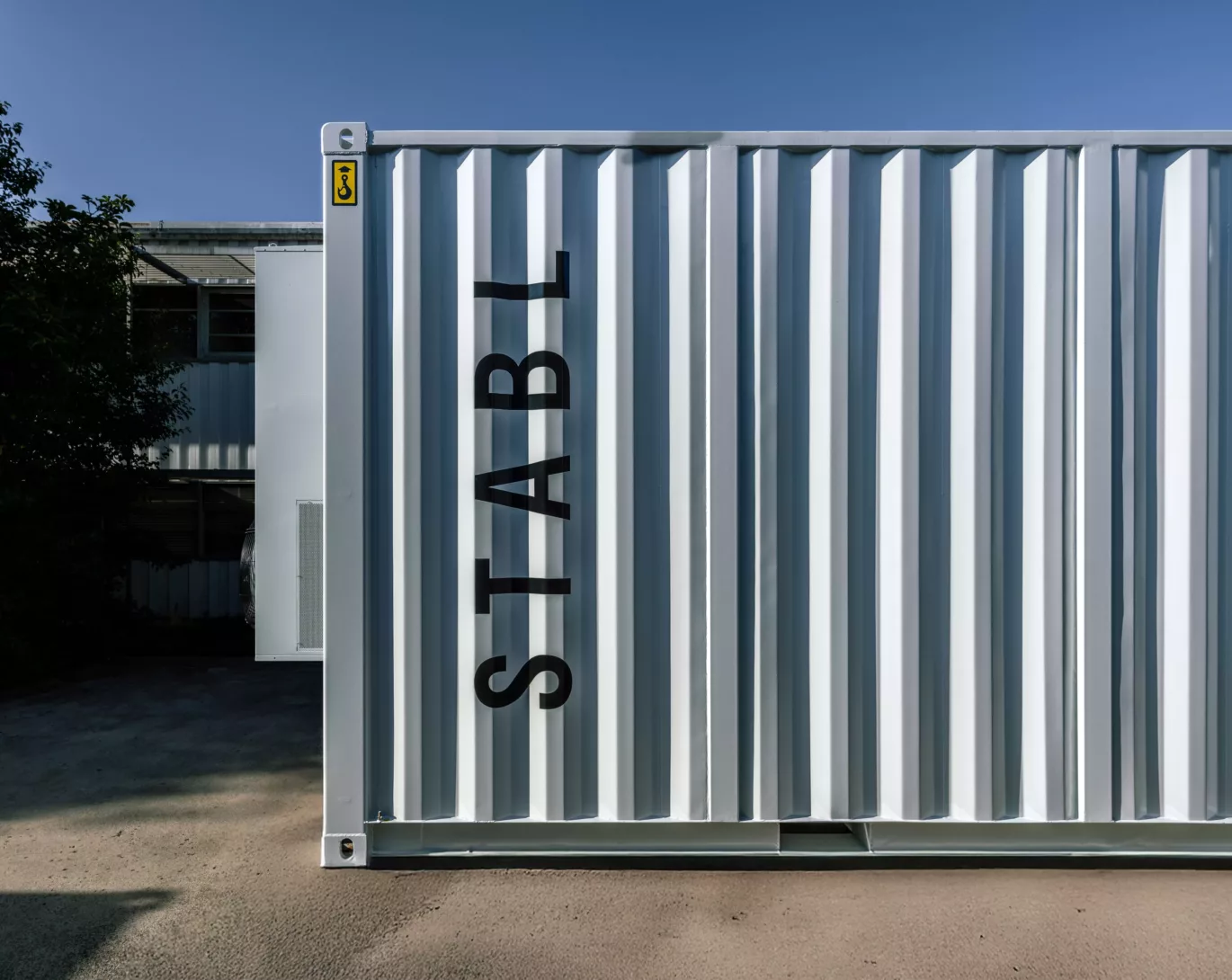 STABL Outdoor Container ist eine von 2 Batteriespeicher Lösungen zur Energiespeicherung